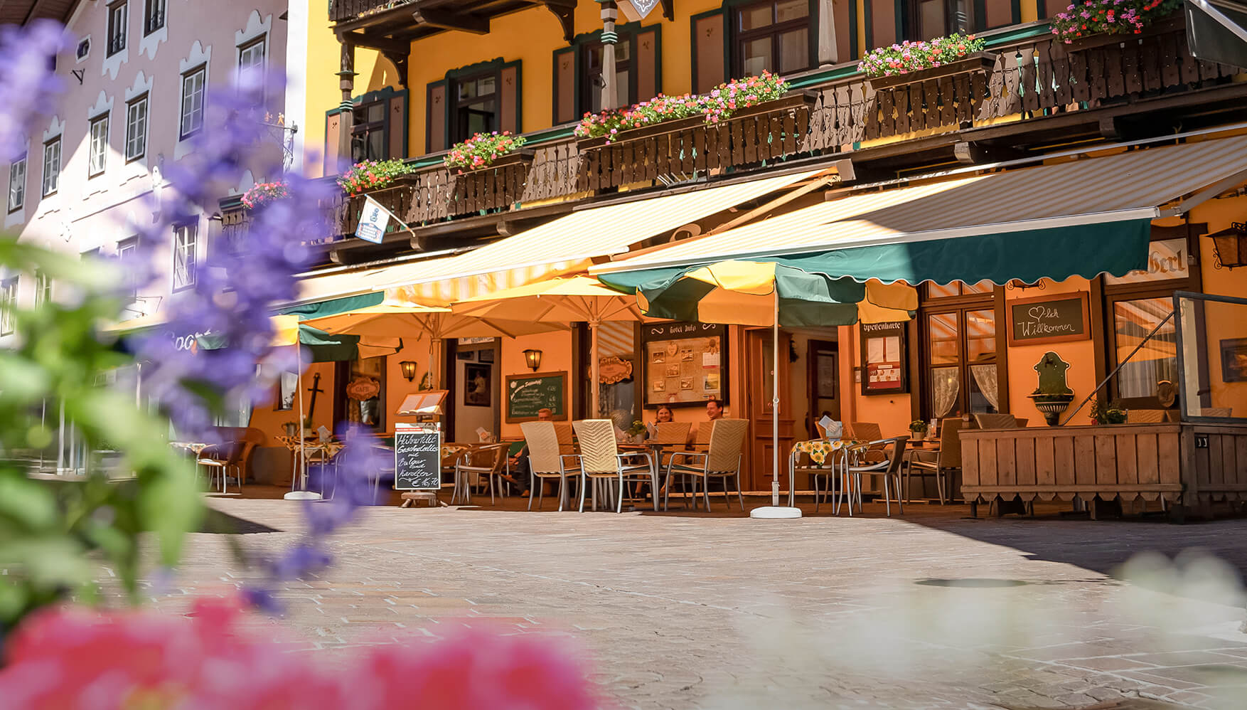 Hotel Lebzelter im Sommer