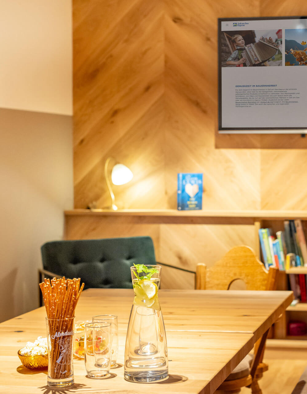 Aufenthaltsraum mit Getränken und Snacks